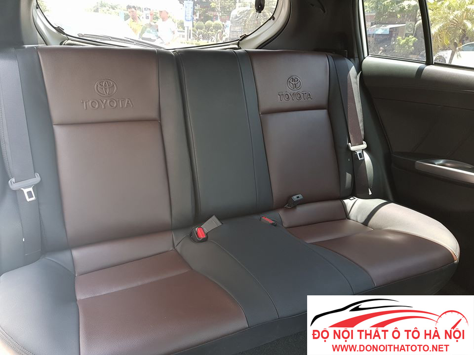 Bọc ghế da Toyota Yaris 2017 đen – Nâu sang trọng